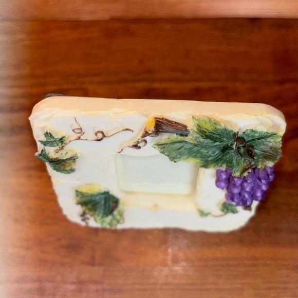 Grapes Theme Resin 3.5” X 3” Standing Photo Frame Fits 1-1/2” x 1-1/8” Photo - Picture 8 of 11